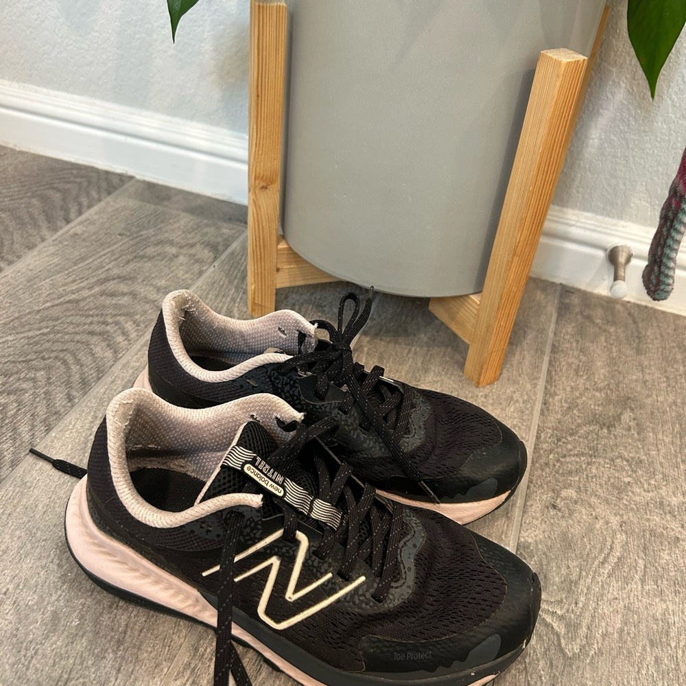 New Balance Nitrel V5 Trail Running shoe Black and Light Pink